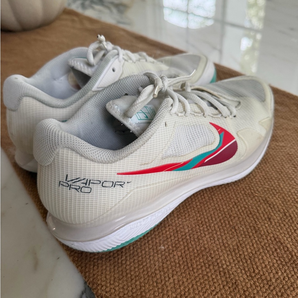 Nike Vapor Pro Tennis Shoes